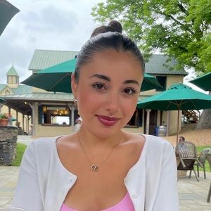 Meet your Posher, Francesca